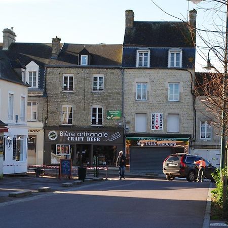 Gite De La Place De L'Eglise Sainte-Mère-Église 외부 사진